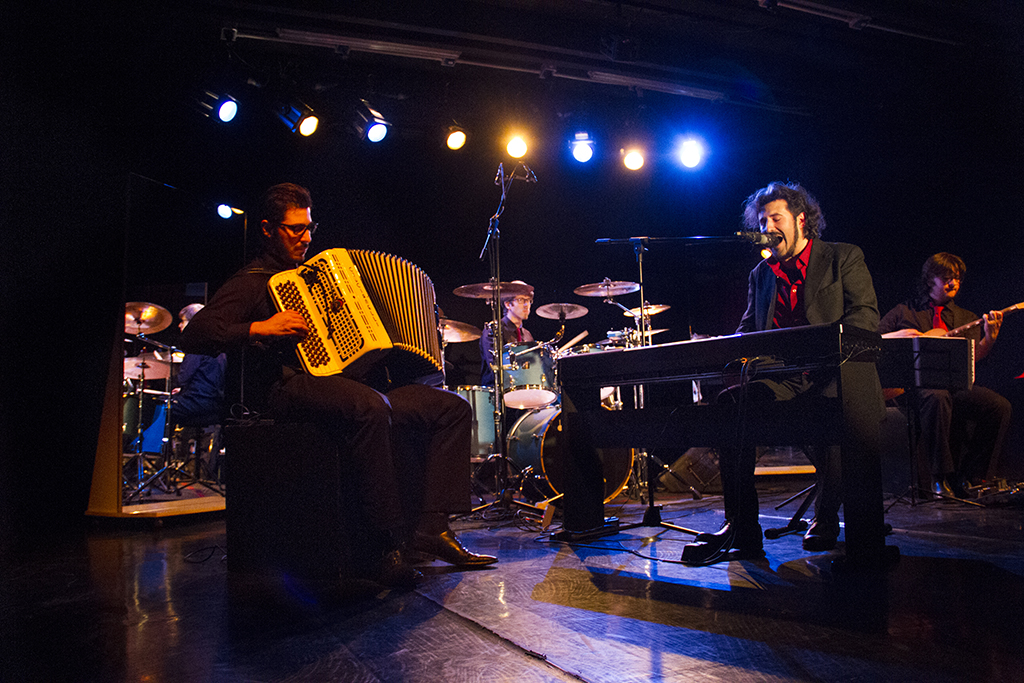 ALLO SPECCHIO CON GABER spettacolo di e con Paolo Li Causi